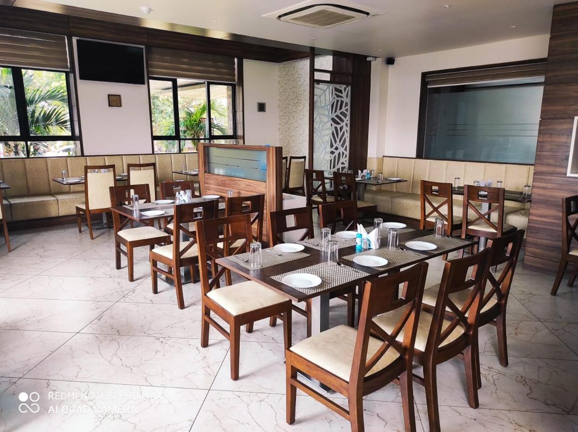 Hotel Shlok Kolhapur Extérieur photo