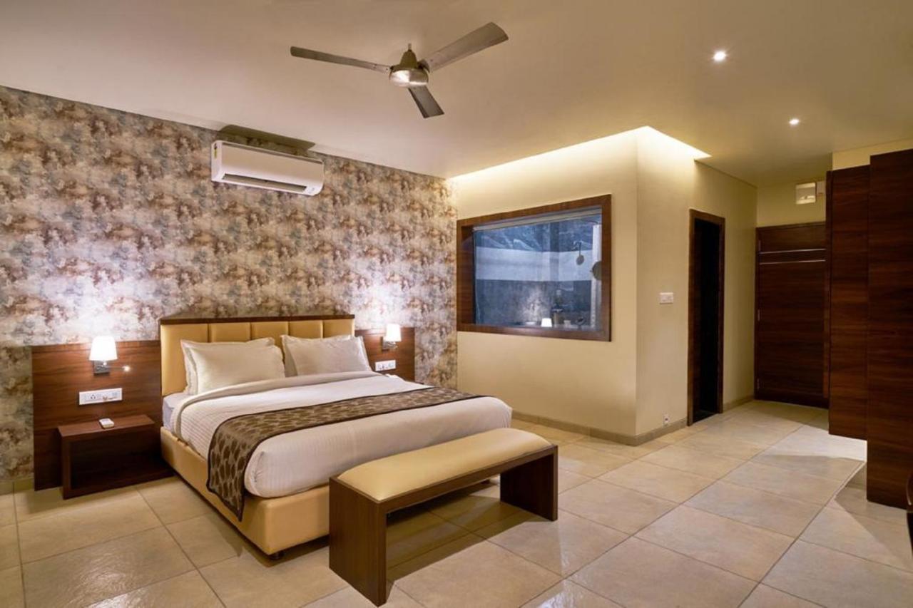 Hotel Shlok Kolhapur Extérieur photo