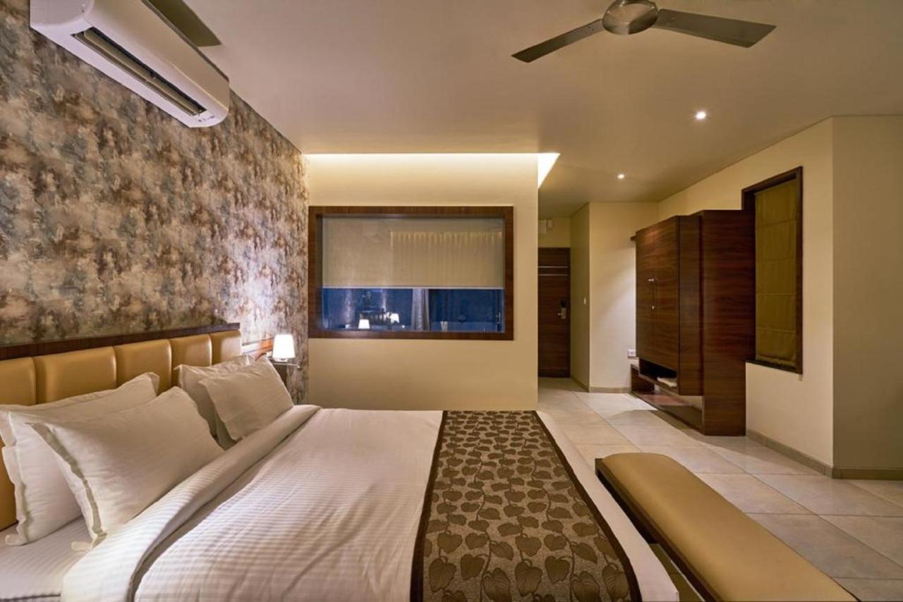 Hotel Shlok Kolhapur Extérieur photo