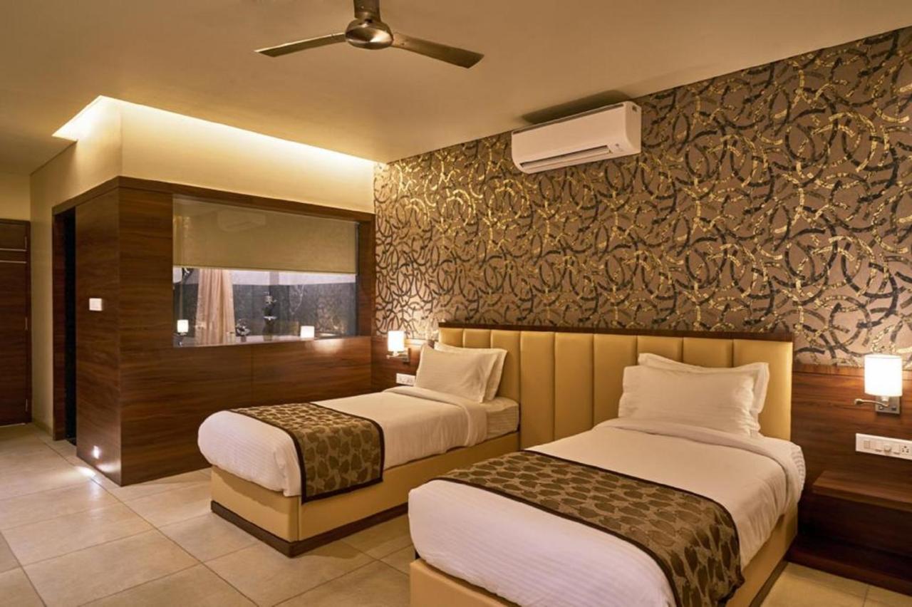 Hotel Shlok Kolhapur Extérieur photo
